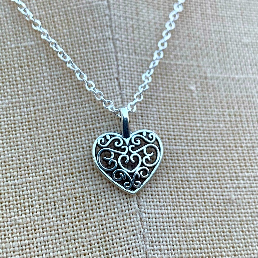 NWT Sterling Silver Plated Chain & Alloy Heart Charm Necklace
